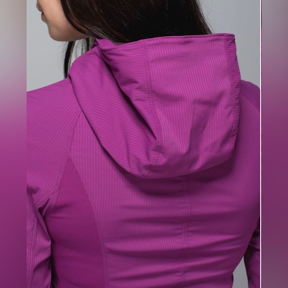 Lululemon In Flux Jacket Regal Plum Size 4 Lightweight Hooded Reversible W4G23S - Picture 5 of 16